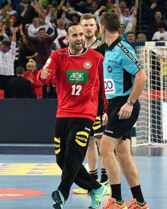 Zagreb, Kroatien, Zagreb Arena, 15.1.2018 Männer- Handball, Europa-Meisterschaft 2018 Deutschland vs. Slowenien Spielende, SILVIO HEINEVETTER (FÜCHSE BERLIN), Deutschland beschwert sich bei den Schiedsrichter