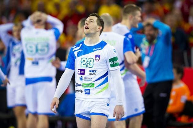 Bilder des Tages - SPORT Miha Zarabec (Nr. 23, Slowenien) nach der Siebenmeterentscheidung in der letzten Sekunde. Slowenien - Deutschland, Vorrunde, Handball, EHF Euro 2018, 15.01.18 Zagreb Zagreb Croatia Arena Copyright: xAgentur54Gradx xFelixxKoenigx