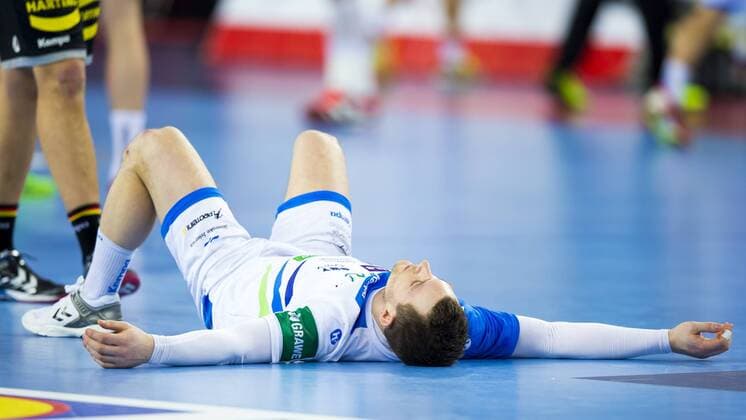 Miha Zarabec (Nr. 23, Slowenien) nach der Siebenmeterentscheidung in der letzten Sekunde. Slowenien - Deutschland, Vorrunde, Handball, EHF Euro 2018, 15.01.18 Zagreb Zagreb Croatia Arena Copyright: xAgentur54Gradx xFelixxKoenigx