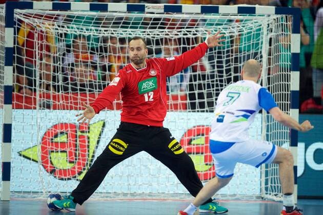 Handball Zagreb 15.01.2018 Europameisterschaft Herren Männer Euro Europameisterschaften Vorrunde Slowenien (SLO) - Deutschland (GER) Silvio Heinevetter (Deutschland, TW, No.12) Vid Kavticnik (Slowenien, No.07)