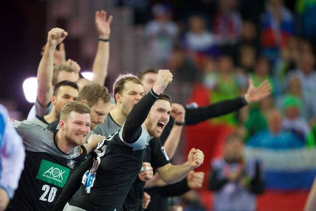 Handball Zagreb 15.01.2018 Europameisterschaft Herren Männer Euro Europameisterschaften Vorrunde Slowenien (SLO) - Deutschland (GER) Jubel Deutschland Philipp Weber (Deutschland, No.20) Hendrik Pekeler (Deutschland, No.13)
