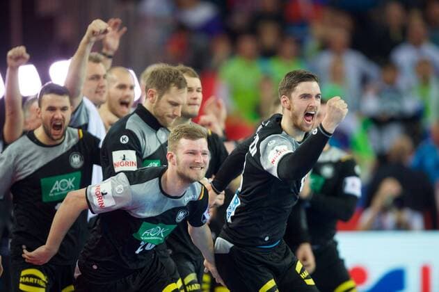 Handball Zagreb 15.01.2018 Europameisterschaft Herren Männer Euro Europameisterschaften Vorrunde Slowenien (SLO) - Deutschland (GER) Jubel Deutschland Philipp Weber (Deutschland, No.20) Hendrik Pekeler (Deutschland, No.13) Bastian Roscheck (Deutschland, No.19) li. Steffen Weinhold (Deutschland, No.17)