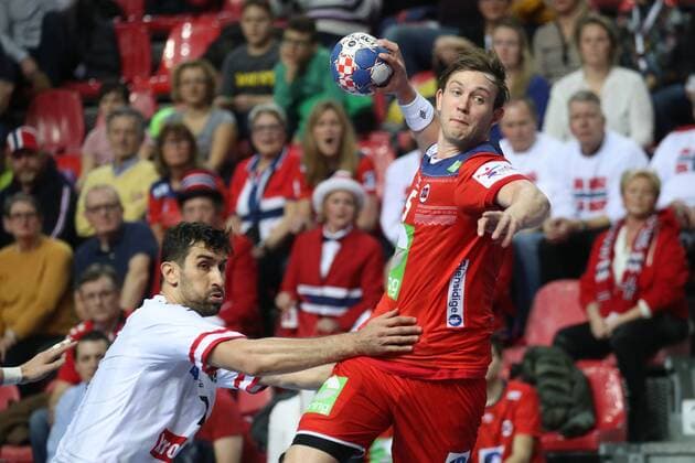 HANDBALL - EHF EURO 2018, NOR vs AUT POREC,CROATIA,16.JAN.18 - HANDBALL - EHF European Championship EM Europameisterschaft group stage, Norway vs Austria. Image shows Janko Bozovic (AUT) and Saner Sagosen (NOR). GEPAxpictures xMaticxKlansek