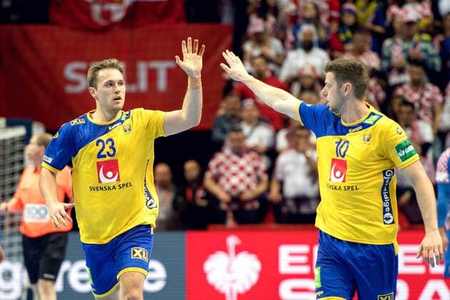 Handball, EM, Kroatien - Schweden 180116 Sveriges Albin Lagergren och Niclas Ekberg jublar under handbollsmatchen mellan Kroatien och Sverige under Handbolls-EM 2018 den 16 januari 2018 i Split. Copyright: LUDVIGxTHUNMAN BB180116LT025