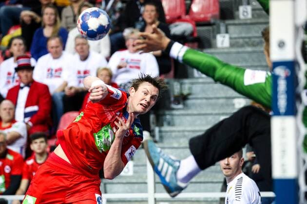 Bilder des Tages - SPORT HANDBALL - EHF EURO 2018, NOR vs AUT POREC,CROATIA,16.JAN.18 - HANDBALL - EHF European Championship EM Europameisterschaft group stage, Norway vs Austria. Image shows Sander Sagosen (NOR).. GEPAxpictures xMaticxKlansek