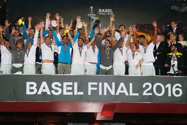 Sevilla team group Mannschaftsbild Totale (Sevilla), MAY 18, 2016 - Football Soccer : Sevilla team group celebrate after winning UEFA Europa League Final match between Liverpool FC 1-3 Sevilla FC at the St. Jakob-Park in Basel, Switzerland. Noxthirdxpartyxsales  (heha041495)