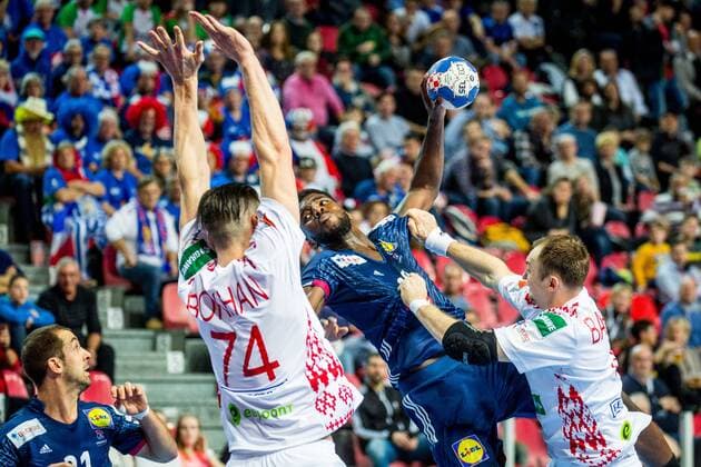 16.01.2018, Zatika Centre, Porec, CRO, EHF EM, Herren, Frankreich vs Weissrussland, Gruppe B, im Bild Dika Mem of France during the preliminary round, group B match of the EHF men s Handball European Championship EM Europameisterschaft between France and Belarus at the Zatika Sport Centre in Porec, Croatia on 2018 01 16. Porec