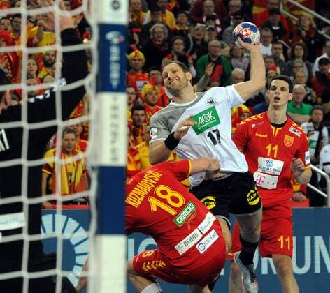 Zagreb, Kroatien, Zagreb Arena, 17.1.2018 Männer- Handball, Europa-Meisterschaft 2018 Deutschland vs. Mazedonien Patrick Wiencek (THW Kiel), Deutschland , 18 Filip KUZMANOVSKI, Mazedonien, 11 Filip TALESKI, Mazedonien