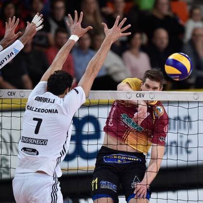 L-R Emanuele Birarilli of Verona and Jan Stokr of Liberec in action during the CEV Volleyball Champions League, round of sixteen, match Dukla Liberec vs Calzedonia Verona, played in Liberec, Czech Republic, on Wednesday, January 17, 2018. (CTKxPhoto RadekxPetrasek) CTKPhotoP201801171027801  PER 7