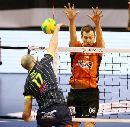 Diogenes Zagonel im Angriff, Paul Carroll Volleyball CEV CL Championsleague Herren Saison 2017 2018 17.01.2018 BR Volleys Berlin BRV vs. Spacers Toulouse