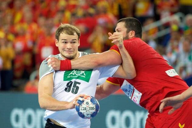 Handball Zagreb 17.01.2018 Europameisterschaft Herren Männer Euro Europameisterschaften Vorrunde Deutschland (GER) - Mazedonien (MKD) Paul Drux (Deutschland, No.95) STOILOV Stojanche (Mazedonien, No. 05)