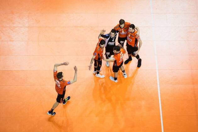 Berlin, Germany, 17.01.2018: Jubel v.li. Paul Carroll (BR Volleys 12), Steven Marshall (BR Volleys 2), Robert Kromm (BR Volleys 3), Pierre Pujol (BR Volleys 18), Robert Kromm (BR Volleys 3), Graham Vigrass (BR Volleys 8) beim Spiel der CEV Volleyball Championsleague Gruppe A zwischen den Berlin Recycling Volleys und Spacer s Toulouse VB.