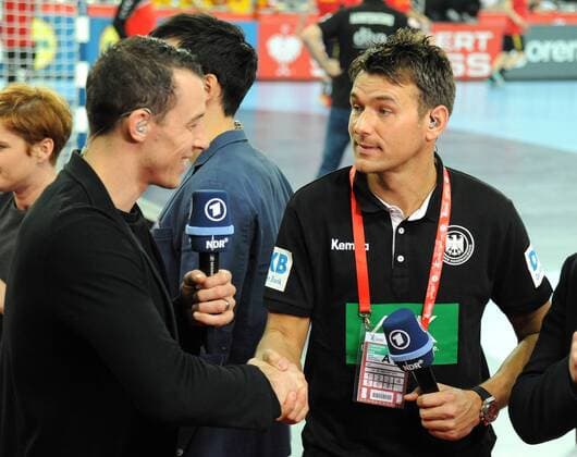 Zagreb, Kroatien, Zagreb Arena, 17.1.2018 Männer- Handball, Europa-Meisterschaft 2018 Deutschland vs. Mazedonien ARD-Experte Dominik Klein und Bundestrainer Deutschland, Christian Prokop