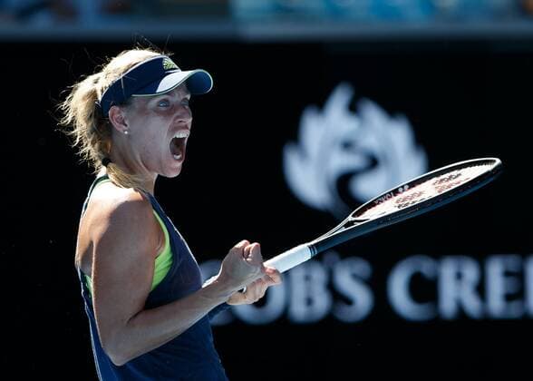 Themen der Woche - SPORT Bilder des Tages - SPORT ANGELIQUE KERBER (GER) macht die Faust und jubelt,Jubel,Emotion, Tennis - Australian Open 2018 - Grand Slam ATP Tennis Herren WTA Tennis Damen - Melbourne Park - Melbourne - Victoria - Australia - 18 January 2018. *** ANGELIQUE KERBER GER makes the fist and cheering cheering emotion Tennis Australian Open 2018 Grand Slam ATP WTA Melbourne Park Melbourne Victoria Australia 18 January 2018 Copyright: xJuergenxHasenkopfx