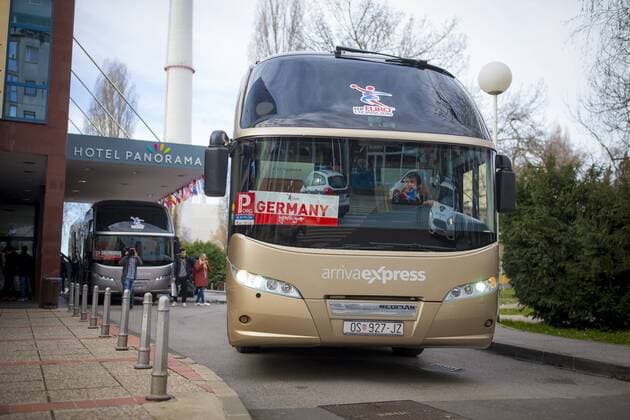 Der deutsche Bus bei der Abreise aus Zagreb. Abreise der deutschen Nationalmannschaft nach Varazdin, Vorrunde, Handball, EHF Euro 2018, 18.01.18 Zagreb Zagreb Croatia Arena Copyright: xAgentur54Gradx xFelixxKoenigx