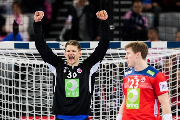 180118 Norges malvakt Torbjorn Bergerud jublar under handbollsmatchen mellan Serbien och Norge under Handbolls-EM 2018 den 18 januari 2018 i Zagreb. Copyright: LUDVIGxTHUNMAN BB180118LT098