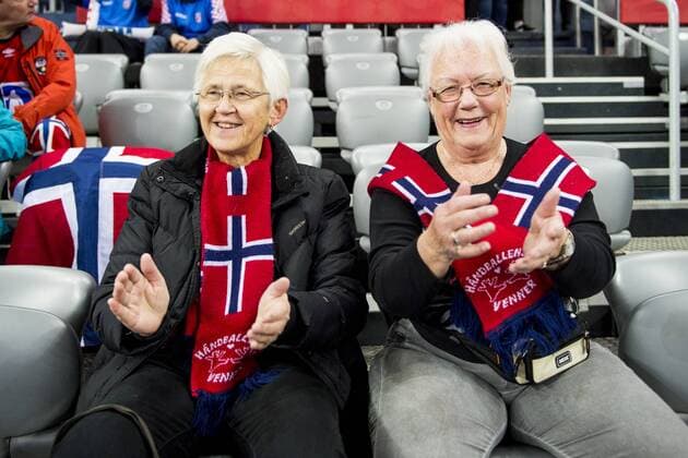 180118 Norska supportrar pa läktaren under handbollsmatchen mellan Serbien och Norge under Handbolls-EM 2018 den 18 januari 2018 i Zagreb. Copyright: LUDVIGxTHUNMAN BB180118LT157