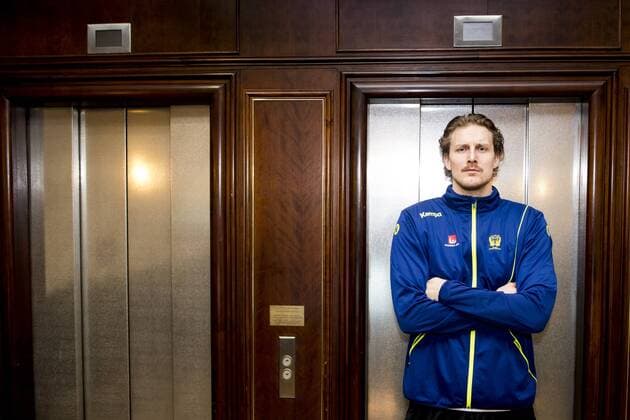 i180119 Jesper Nielsen poserar för ett porträtt under en pressträff med Sveriges landslag i handboll under Handbolls-EM 2018 den 19 januari 2018 i Zagreb. Copyright: LUDVIGxTHUNMAN BB180119LT013