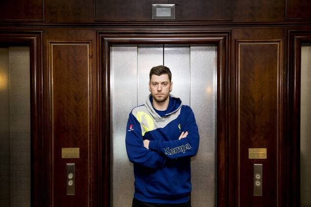 i180119 Sveriges Niclas Ekberg poserar för ett porträtt under en pressträff med Sveriges landslag i handboll under Handbolls-EM 2018 den 19 januari 2018 i Zagreb. Copyright: LUDVIGxTHUNMAN BB180119LT023