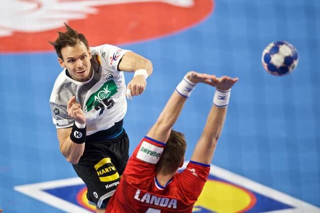 Handball Varazdin 19.01.2018 Europameisterschaft Herren Männer Euro Europameisterschaften Zwischenrunde Deutschland (GER) - Tschechien (CZE) Kai Häfner (Deutschland, No.25) Häfner Hafner LANDA Jan (Tschechien, No.04)