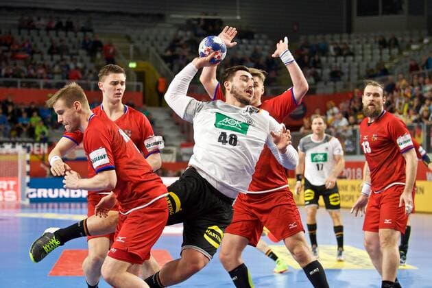 Handball Varazdin 19.01.2018 Europameisterschaft Herren Männer Euro Europameisterschaften Zwischenrunde Deutschland (GER) - Tschechien (CZE) Jannik Kohlbacher (Deutschland, No.48) LANDA Jan (Tschechien, No.04) ZEMAN Stepan (Tschechien, No.66) HRSTKA Jakub (Tschechien, No.02)