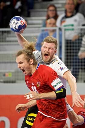 Handball Varazdin 19.01.2018 Europameisterschaft Herren Männer Euro Europameisterschaften Zwischenrunde Deutschland (GER) - Tschechien (CZE) Philipp Weber (Deutschland, No.20) STEHLIK Jan (Tschechien, No.18)