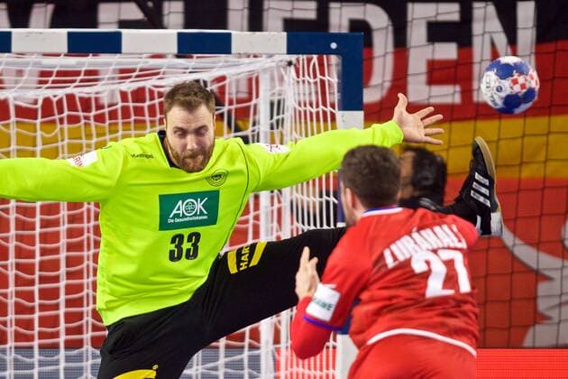 Handball Varazdin 19.01.2018 Europameisterschaft Herren Männer Euro Europameisterschaften Zwischenrunde Deutschland (GER) - Tschechien (CZE) Andreas Wolff (Deutschland, TW, No.33) ZDRAHALA Ondrej (Tschechien, No.27)