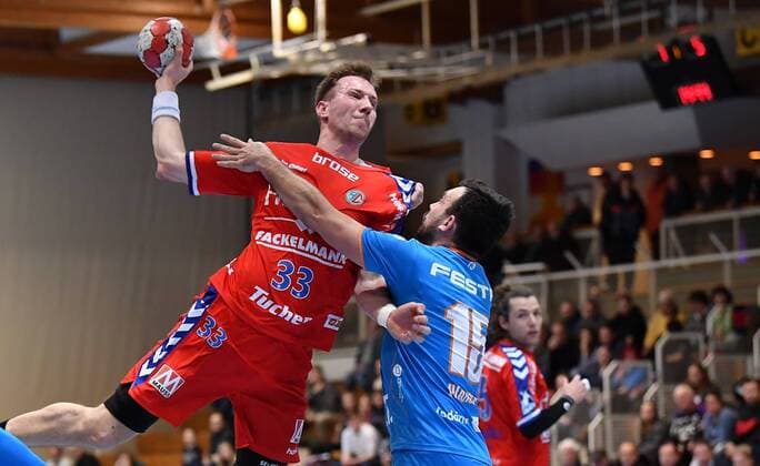 19.01.2018 - Handball - Saison 2017 2018 - Testspiel - Freundschaftsspiel : HC Erlangen HCE - Talent Pilsen Plzen - - Nikolai Link (33, HC Erlangen HCE ) Milan Ivancev (15, Talent MAT Pilsen Plzen )