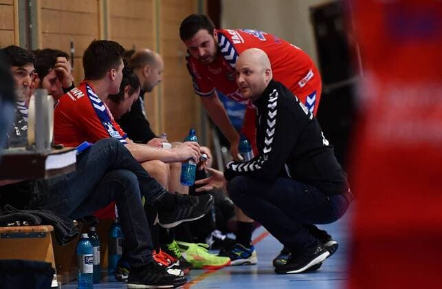 19.01.2018 - Handball - Saison 2017 2018 - Testspiel - Freundschaftsspiel : HC Erlangen HCE - Talent Pilsen Plzen - - Adalsteinn Eyjolfsson (Trainer HC Erlangen HCE ) spricht zu Mannschaft Team
