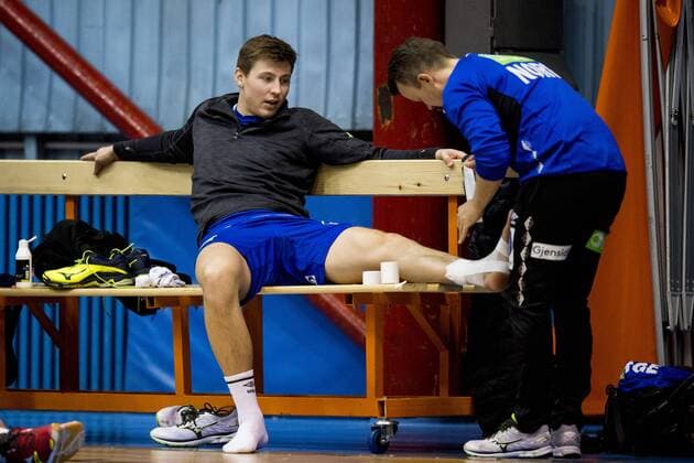 Handball WM, Training Norwegen 180119 G¿ran Johannessen far foten tejpad under en träning med Norges landslag i handboll under Handbolls-EM 2018 den 19 januari 2018 i Zagreb. Copyright: LUDVIGxTHUNMAN BB180119LT165
