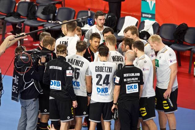 Handball Varazdin 19.01.2018 Europameisterschaft Herren Männer Euro Europameisterschaften Zwischenrunde Deutschland (GER) - Tschechien (CZE) Christian Prokop (Deutschland, Trainer) Auszeit