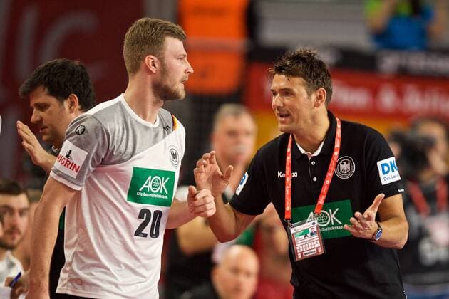 Handball Varazdin 19.01.2018 Europameisterschaft Herren Männer Euro Europameisterschaften Zwischenrunde Deutschland (GER) - Tschechien (CZE) Christian Prokop (Deutschland, Trainer) Philipp Weber (Deutschland, No.20)