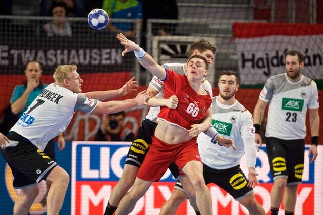 Handball Varazdin 19.01.2018 Europameisterschaft Herren Männer Euro Europameisterschaften Zwischenrunde Deutschland (GER) - Tschechien (CZE) ZEMAN Stepan (Tschechien, No.66) Finn Lemke (Deutschland, No.06) Patrick Wiencek (Deutschland, No.07) Jannik Kohlbacher (Deutschland, No.48)