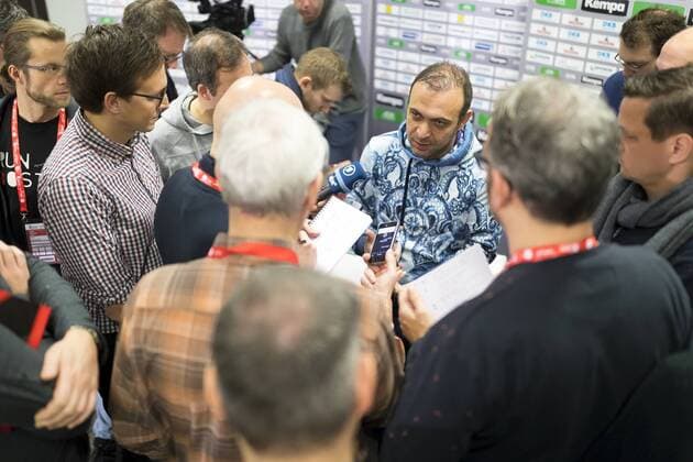 Bob Hanning stellt sich den Fragen einer grossen Runde von Journalisten. Medientermin der deutschen Nationalmannschaft, Hauptrunde, Handball, EHF Euro 2018, 20.01.18 Varazdin Varazdin Croatia Arena Varazdin Copyright: xAgentur54Gradx xFelixxKoenigx