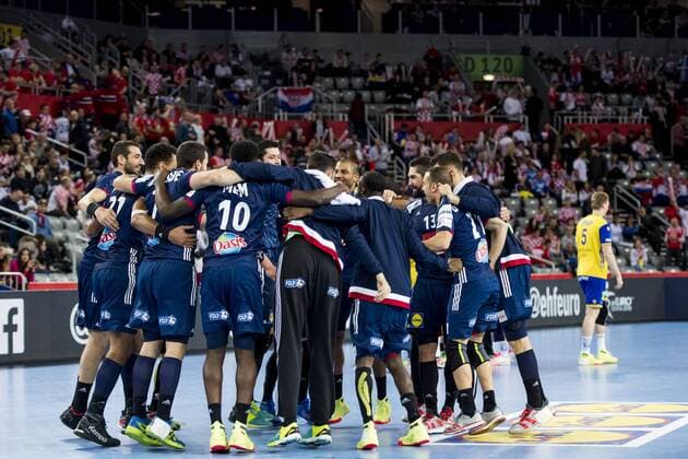 180120 Frankrikes spelare jublar efter segern i handbollsmatchen mellan Sverige och Frankrike under Handbolls-EM 2018 den 20 januari 2018 i Zagreb. Copyright: LUDVIGxTHUNMAN BB180120LT101