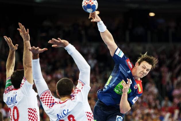 180120 Norges Sander Sagosen skjuter under handbollsmatchen mellan Kroatien och Norge under Handbolls-EM 2018 den 20 januari 2018 i Zagreb. Copyright: LUDVIGxTHUNMAN BB180120LT108