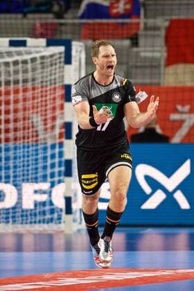 Handball Varazdin 21.01.2018 Europameisterschaft Herren Männer Euro Europameisterschaften Zwischenrunde Deutschland (GER) - Dänemark (DAN) Steffen Weinhold (Deutschland, No.17) Jubel