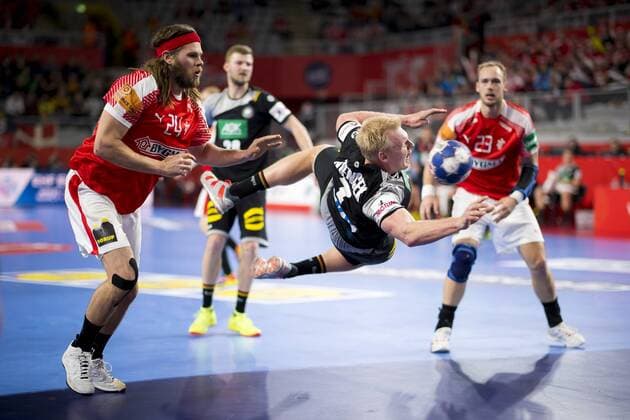 Handball, EM, Deutschland - Dänemark Patrick Wiencek (Nr. 7, Deutschland) gegen Mikkel Hansen (Nr. 24, Daenemark) und Henrik Toft Hansen (Nr. 23, Daenemark). Deutschland - Daenemark, Hauptrunde, Handball, EHF Euro 2018, 21.01.18 Varazdin Varazdin Croatia Arena Varazdin Copyright: xAgentur54Gradx xFelixxKoenigx