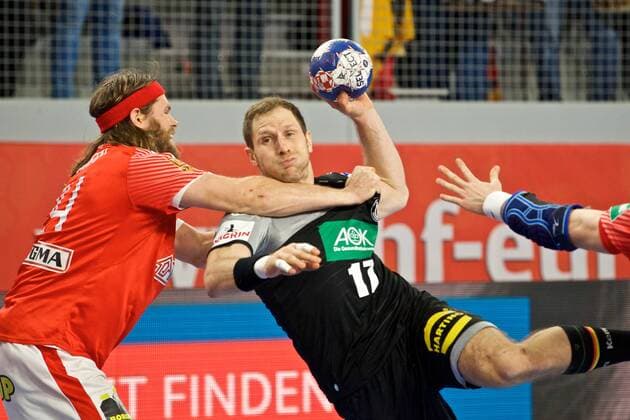 Handball Varazdin 21.01.2018 Europameisterschaft Herren Männer Euro Europameisterschaften Zwischenrunde Deutschland (GER) - Dänemark (DAN) Steffen Weinhold (Deutschland, No.17) HANSEN Mikkel (Dänemark, No.24)