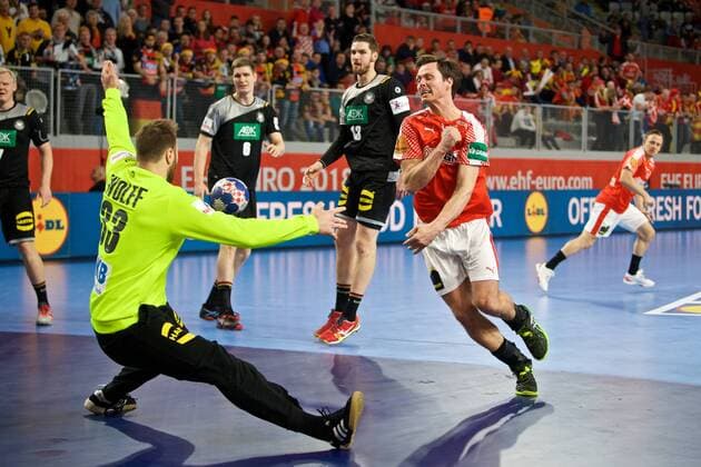 Handball Varazdin 21.01.2018 Europameisterschaft Herren Männer Euro Europameisterschaften Zwischenrunde Deutschland (GER) - Dänemark (DAN) LINDBERG Hans (Dänemark, No.18) Andreas Wolff (Deutschland, TW, No.33)