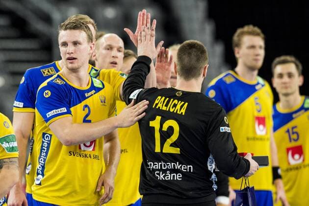 Handball, EM, Schweden - Weißrussland 180122 Sveriges malvakt Andreas Palicka jublar med lagkamraterna efter handbollsmatchen mellan Sverige och Belarus under Handbolls-EM 2018 den 22 januari 2018 i Zagreb. Copyright: LUDVIGxTHUNMAN BB180122LT096