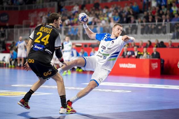 Blaz Blagotinsek (Nr. 3, Slowenien) gegen Viran Morros de Argila (Nr. 24, Spanien). Slowenien - Spanien, Hauptrunde, Handball, EHF Euro 2018, 23.01.18 Varazdin Varazdin Croatia Arena Varazdin Copyright: xAgentur54Gradx xFelixxKoenigx