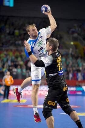 Ziga Mlakar (Nr. 55, Slowenien) gegen Julen Aguinagalde (Nr. 13, Spanien). Slowenien - Spanien, Hauptrunde, Handball, EHF Euro 2018, 23.01.18 Varazdin Varazdin Croatia Arena Varazdin Copyright: xAgentur54Gradx xFelixxKoenigx