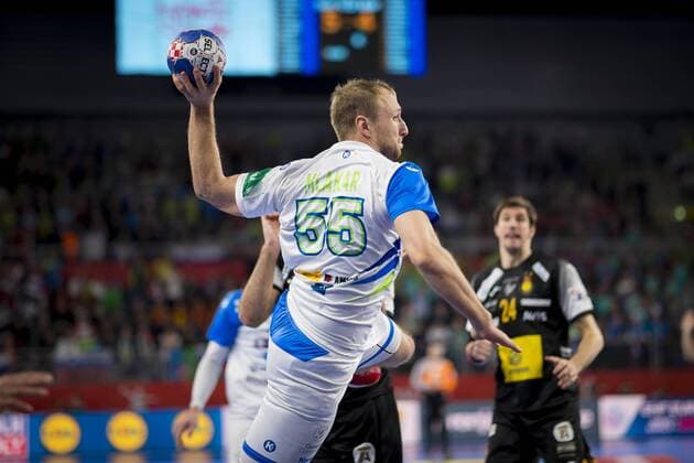 Ziga Mlakar (Nr. 55, Slowenien) gegen Joan Canellas (Nr. 21, Spanien). Slowenien - Spanien, Hauptrunde, Handball, EHF Euro 2018, 23.01.18 Varazdin Varazdin Croatia Arena Varazdin Copyright: xAgentur54Gradx xFelixxKoenigx