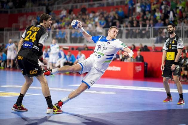 Blaz Blagotinsek (Nr. 3, Slowenien) gegen Viran Morros de Argila (Nr. 24, Spanien). Slowenien - Spanien, Hauptrunde, Handball, EHF Euro 2018, 23.01.18 Varazdin Varazdin Croatia Arena Varazdin Copyright: xAgentur54Gradx xFelixxKoenigx