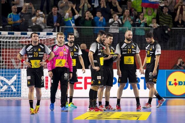 Bilder des Tages - SPORT Aitor Arino (Nr. 29, Spanien), Gonzalo Perez de Vargas (Nr. 33, Spanien), Ferran Sole (Nr. 49, Spanien), Alex Dujshebaev (Nr. 10, Spanien), Joan Canellas (Nr. 21, Spanien) und Daniel Dujshebaev (Nr. 59, Spanien) nach der Niederlage. Slowenien - Spanien, Hauptrunde, Handball, EHF Euro 2018, 23.01.18 Varazdin Varazdin Croatia Arena Varazdin Copyright: xAgentur54Gradx xFelixxKoenigx