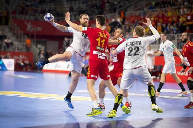 Pavel Horak (Nr. 13, Tschechien) und Peter Slachta (Nr. 22, Tschechien) gegen Filip Taleski (Nr. 11, Mazedonien) und Velko Markoski (Nr. 14, Mazedonien). Mazedonien - Tschechien, Hauptrunde, Handball, EHF Euro 2018, 23.01.18 Varazdin Varazdin Croatia Arena Varazdin Copyright: xAgentur54Gradx xFelixxKoenigx