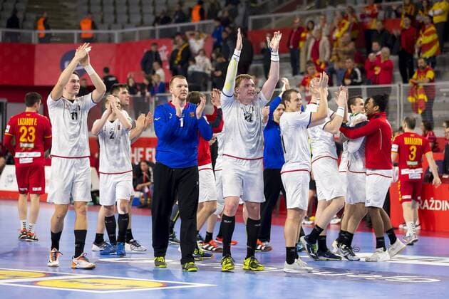 Die Tschechische Mannschaft freut sich nach dem Sieg. Mazedonien - Tschechien, Hauptrunde, Handball, EHF Euro 2018, 23.01.18 Varazdin Varazdin Croatia Arena Varazdin Copyright: xAgentur54Gradx xFelixxKoenigx