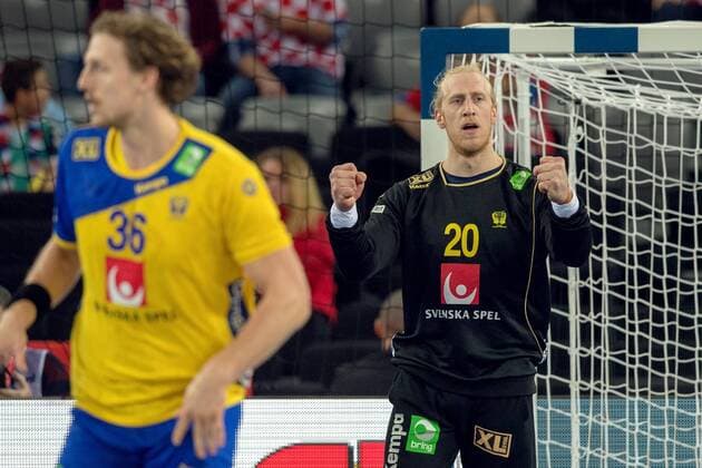 180124 Sveriges malvakt Mikael Appelgren jublar under handbollsmatchen mellan Sverige och Norge under Handbolls-EM 2018 den 24 januari 2018 i Zagreb. Copyright: LUDVIGxTHUNMAN BB180124LT018