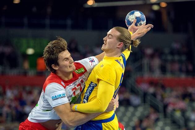 180124 Norges Magnus Rod och Sveriges Lukas Nilsson under handbollsmatchen mellan Sverige och Norge under Handbolls-EM 2018 den 24 januari 2018 i Zagreb. Copyright: LUDVIGxTHUNMAN BB180124LT033